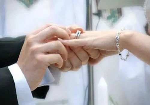 合肥外遇調(diào)查取證：離婚后財(cái)產(chǎn)糾紛還可不可以起訴